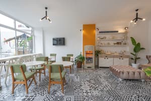 thumbnail: Restaurant