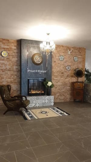 thumbnail: Interior entrance