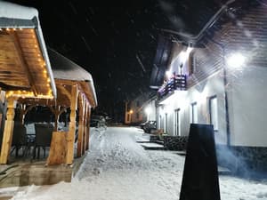 thumbnail: Front of property