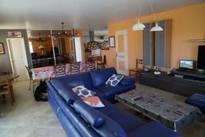 thumbnail: Interior