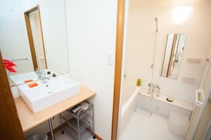 thumbnail: Bathroom