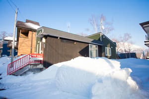 thumbnail: Front of property