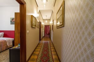 thumbnail: Hallway