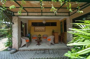 thumbnail: Breakfast area