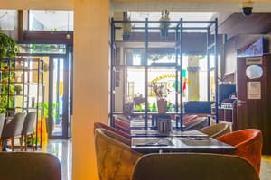 thumbnail: Restaurant