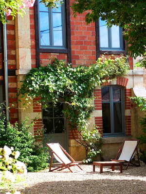 thumbnail: Exterior