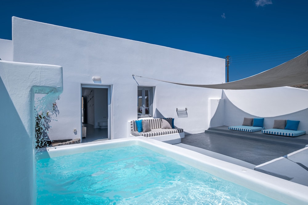 Private spa tub