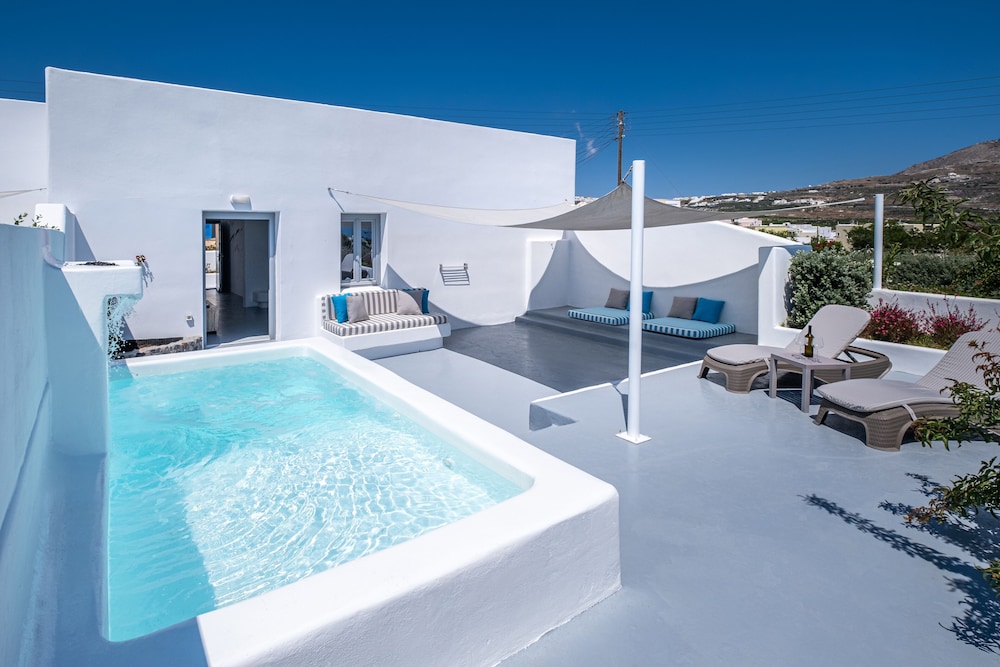 Private spa tub