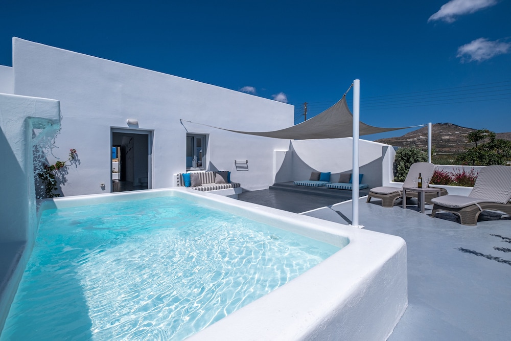 Private spa tub
