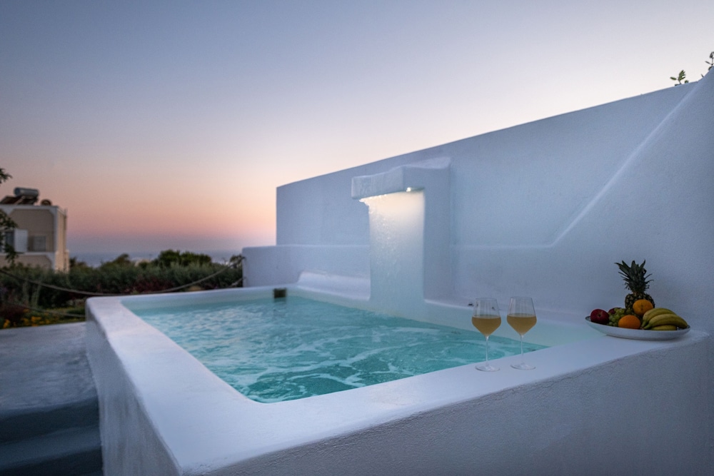 Private spa tub