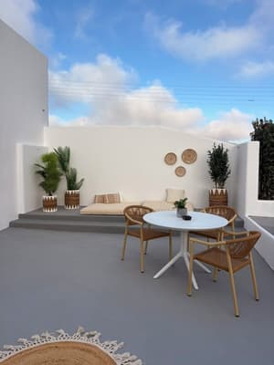 thumbnail: Exterior