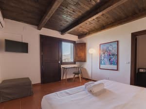 thumbnail: Room amenity