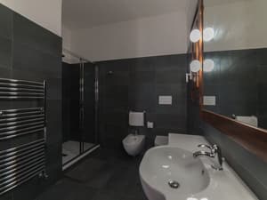 thumbnail: Bathroom shower