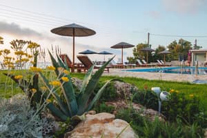 thumbnail: Outdoor pool
