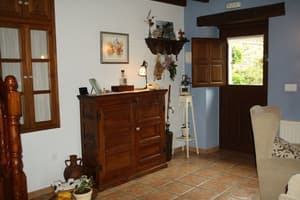 thumbnail: Interior entrance
