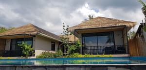 thumbnail: Front of property