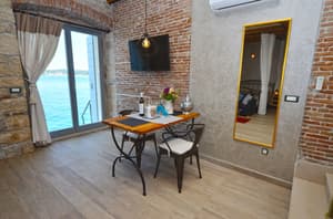 thumbnail: In-room dining