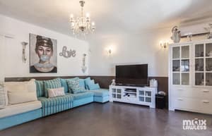 thumbnail: Living room