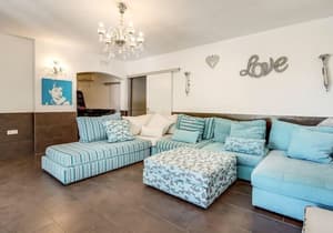 thumbnail: Interior