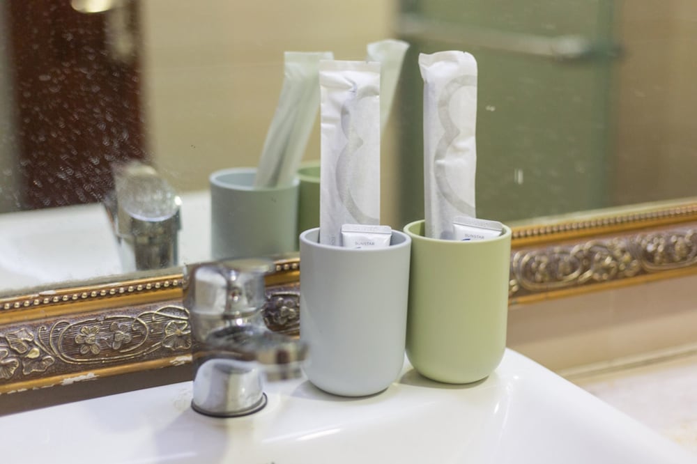 Bathroom amenities