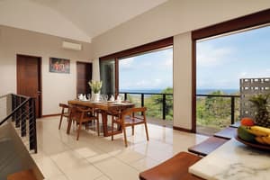 thumbnail: Dining room
