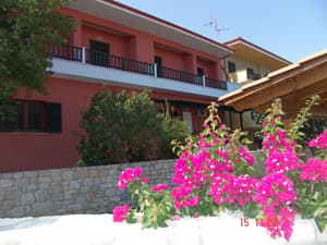 thumbnail: Exterior