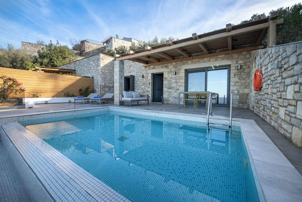 Private pool