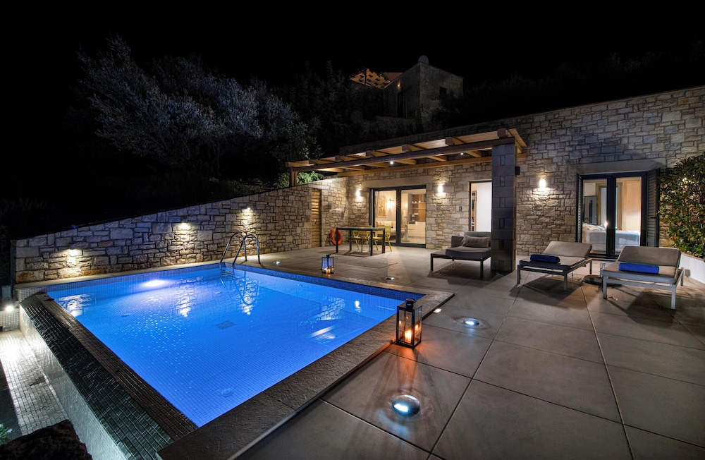 Private pool