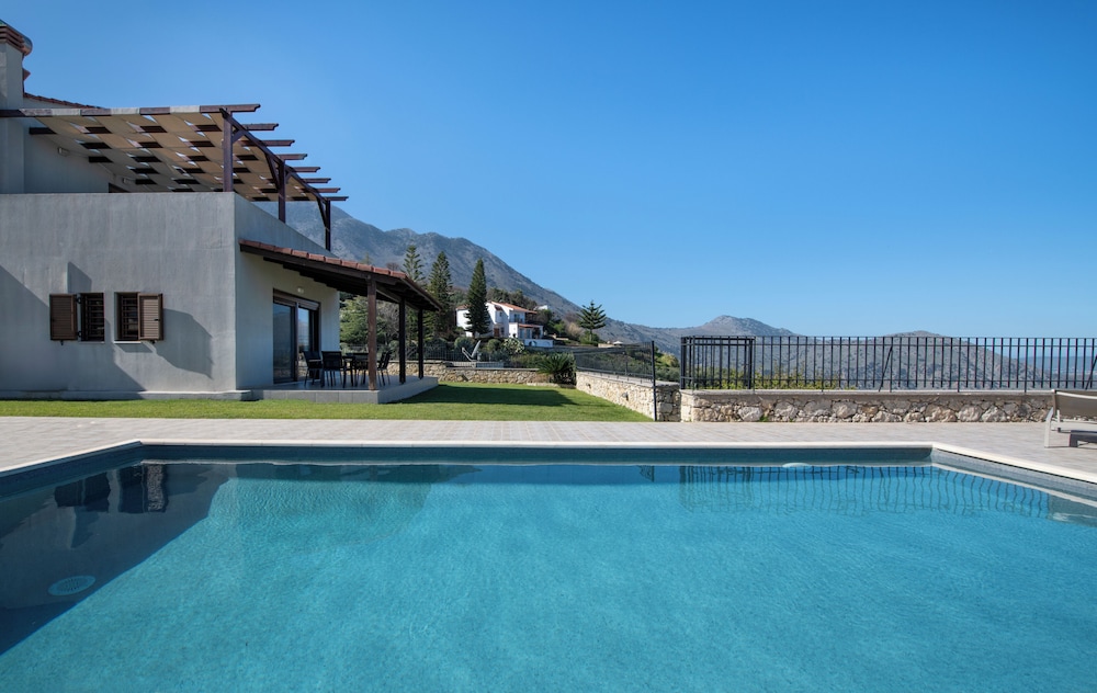 Private pool