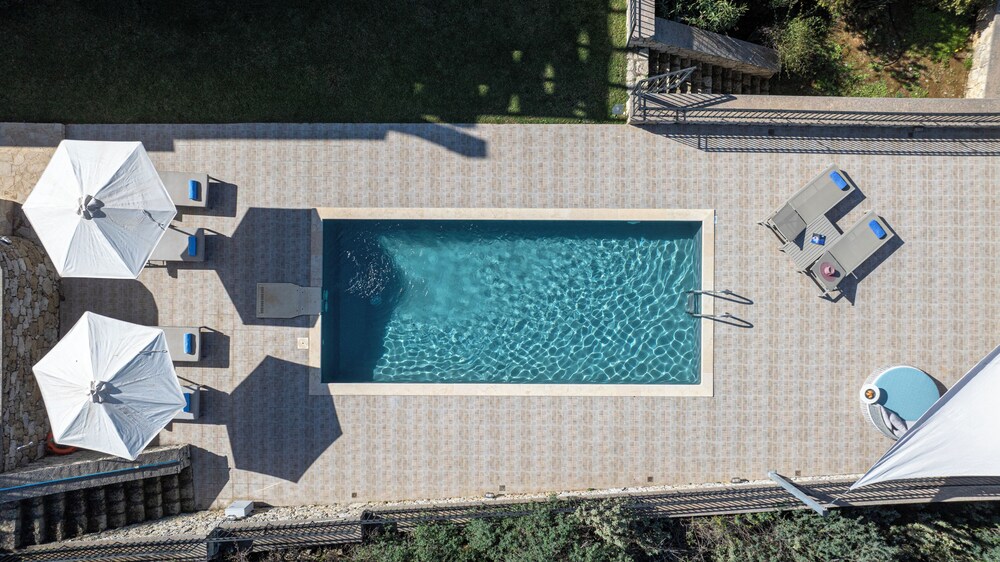 Private pool