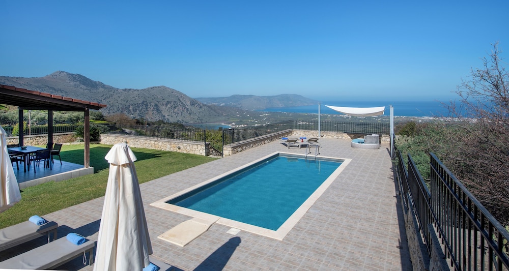 Private pool