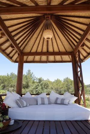 thumbnail: Interior detail