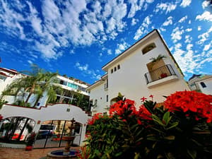 thumbnail: Front of property