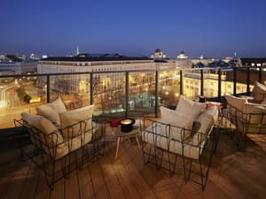 thumbnail: Bar (on property)