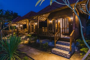 thumbnail: Front of property