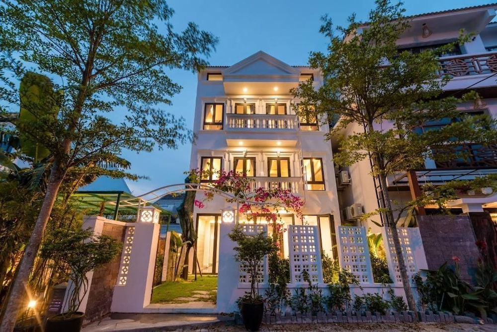 Front of property - evening/night