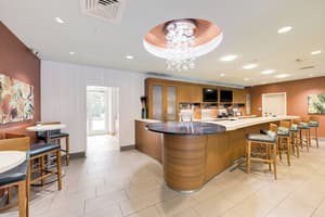thumbnail: Bar (on property)