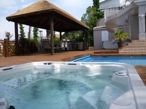 thumbnail: Outdoor spa tub