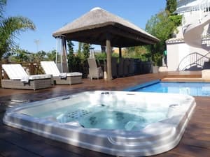 thumbnail: Outdoor spa tub