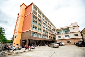 thumbnail: Exterior