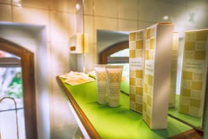 thumbnail: Bathroom amenities