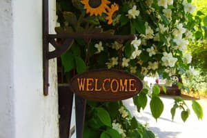 thumbnail: Exterior detail