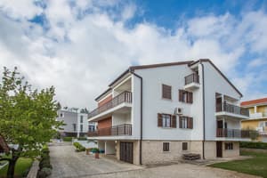 thumbnail: Exterior