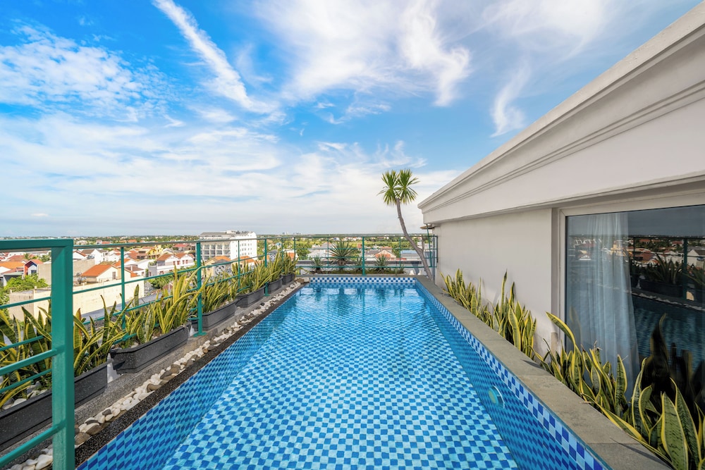Private pool