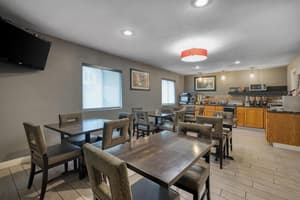 thumbnail: Breakfast area