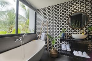 thumbnail: Deep soaking bathtub