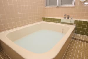 thumbnail: Deep soaking bathtub