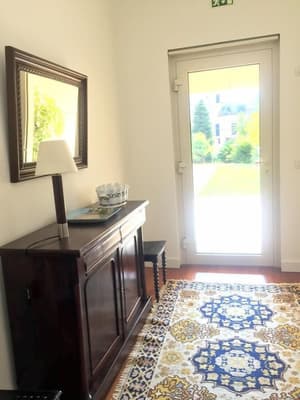 thumbnail: Interior entrance