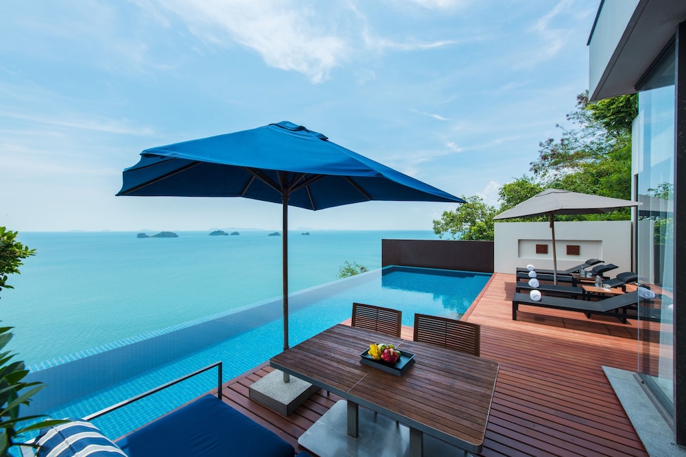 Private pool