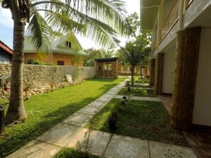 thumbnail: Property grounds